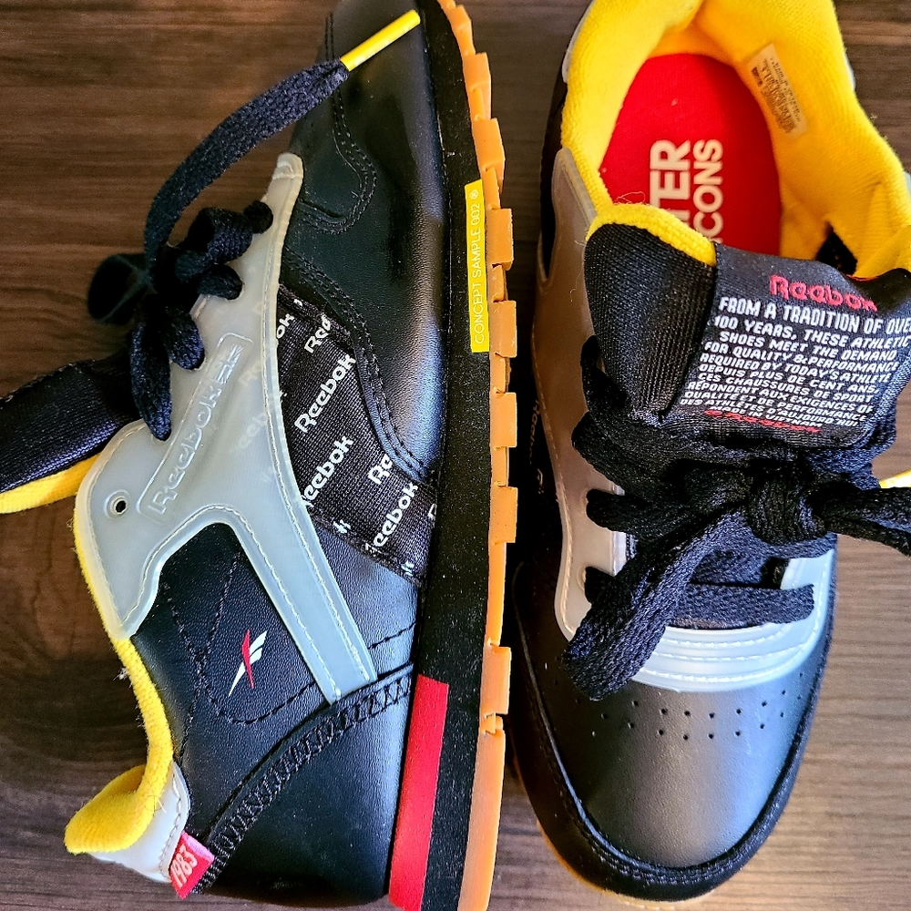 Reebok Sneakers